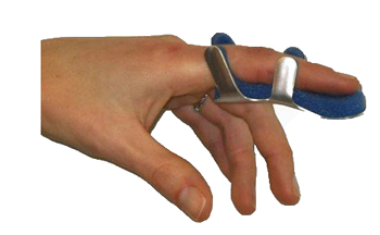 STECCA PER FRATTURA DITA A RANETTA FARMASPLINT MISURA MEDIA IN ALLUMINIO MODELLABILE CON IMBOTTITURA IN SPUGNA POLIURETANICA ANTIALLERGICA RADIOTRASPARENTE 8,5 CM 1 PEZZO - Farmadillo